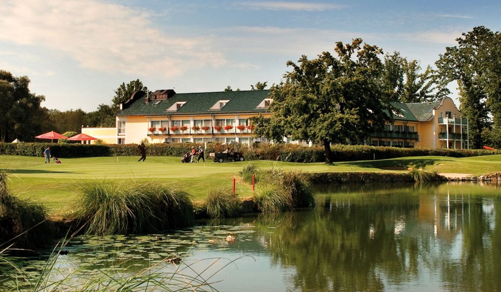 Clubhaus und Golfplatz Quellness Resort Bad Griesbach