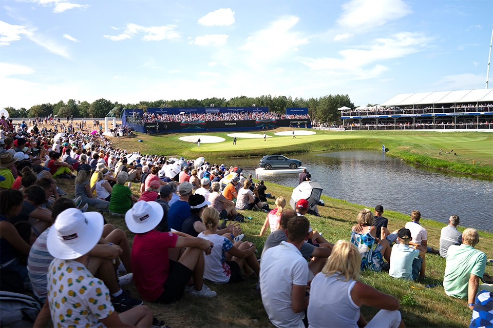 Porsche_European_Open_Public-Village golfplatz zuschauer wasser