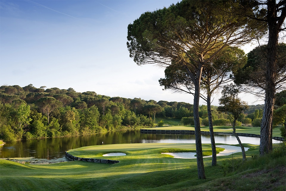 Pro-Am im PGA Catalunya Resort: European Tour Destinations Senior Classics Stadium Course Hole 11 Tree - Pro-Am im PGA Catalunya Resort: European Tour Destinations Senior Classics