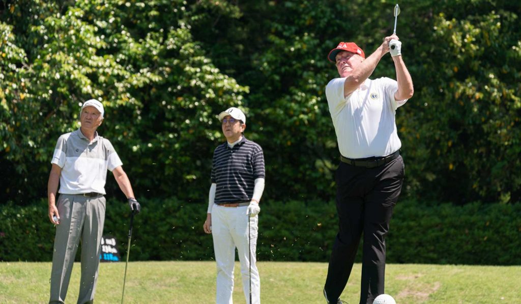 Trump beim Golf spielen