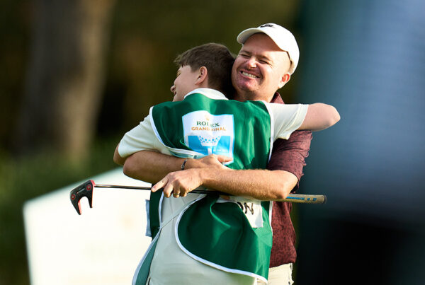James Morrisson gewinnt das Rolex Grand Final mit seinem 13-jährigen Sohn als Caddy