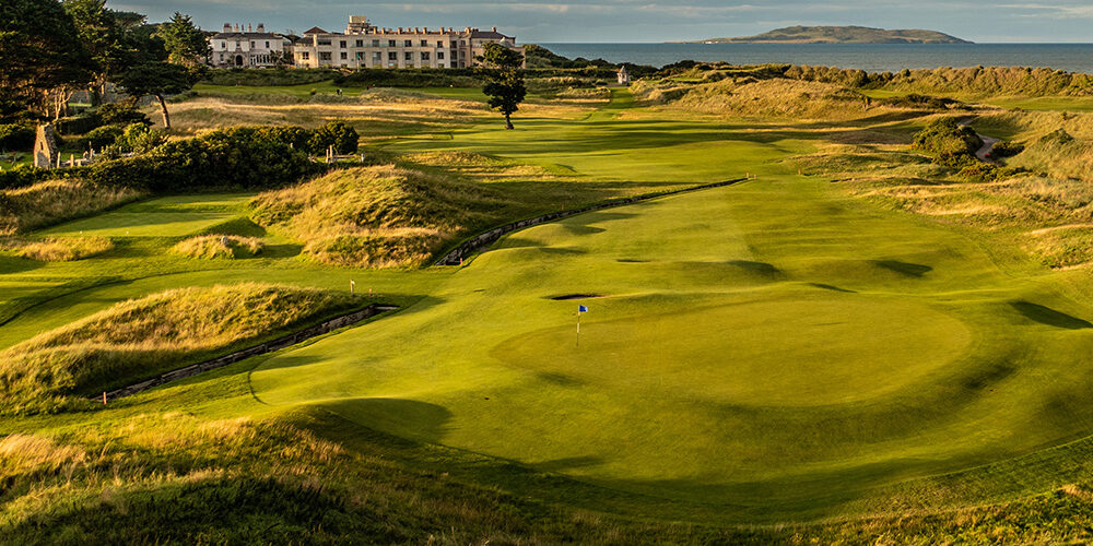 Portmarnock Golf Links Resort im Hintergrund